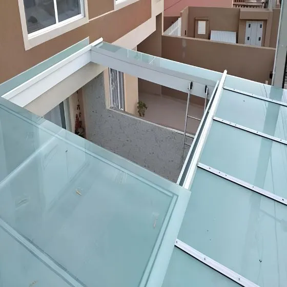Cobertura Retrátil Policarbonato/Telha/Vidro - Toldos Salto