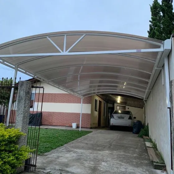 Cobertura de Policarbonato Alveolar em Salto SP Cobertura de Policarbonato Alveolar em Salto SP — Instalação em fachada comercial
