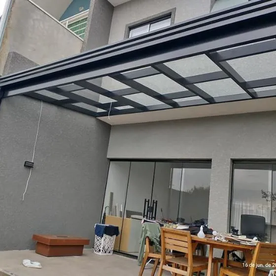 Pergolado de Alumínio com Policarbonato em Salto SP — Cobertura com estrutura metálica reforçada