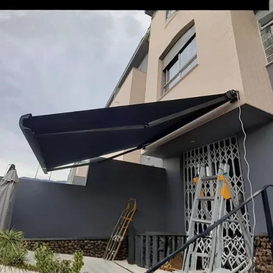 Toldo Articulado em Salto SP — Instalação em área gourmet com churrasqueira