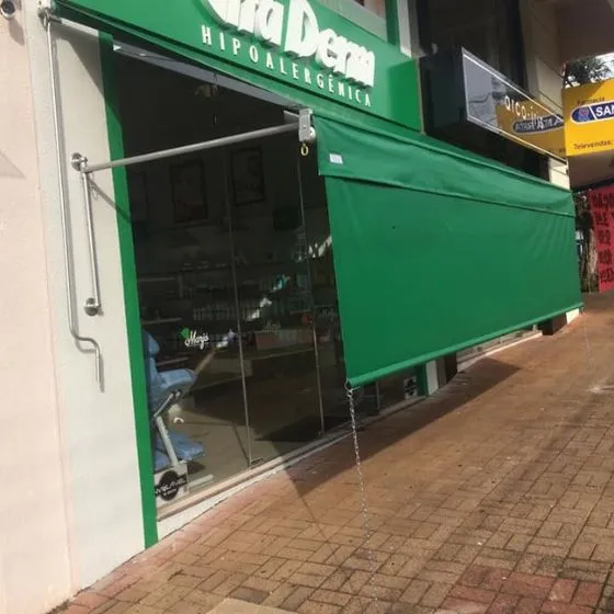 Toldo Cortina com Braços Laterais em Salto SP — Cobertura em passagem coberta entre ambientes