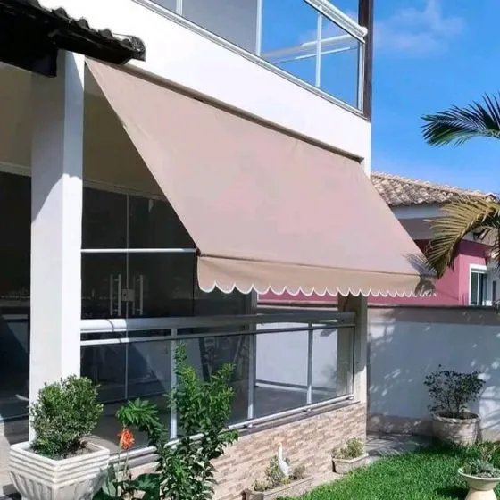 Toldo Cortina com Braços Laterais em Salto SP — Cobertura com calha lateral para escoamento