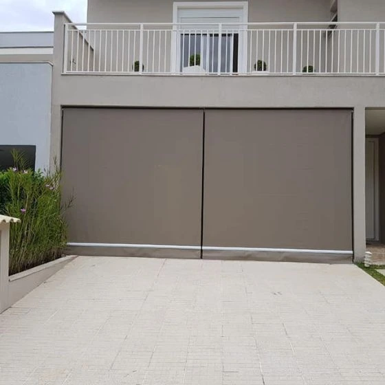 Toldo Cortina de Tela Screen em Salto SP Toldo Cortina de Tela Screen em Salto SP — Cobertura em quintal residencial coberto