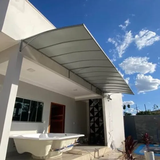 Toldo Fixo de Lona PVC em Salto SP Toldo Fixo de Lona PVC em Salto SP — Instalação em garagem residencial
