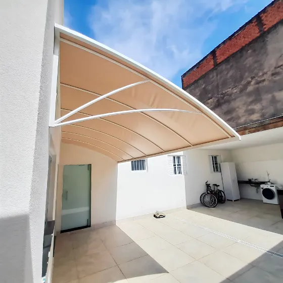 Toldo Fixo de Lona PVC em Salto SP Toldo Fixo de Lona PVC em Salto SP — Cobertura em quintal residencial coberto