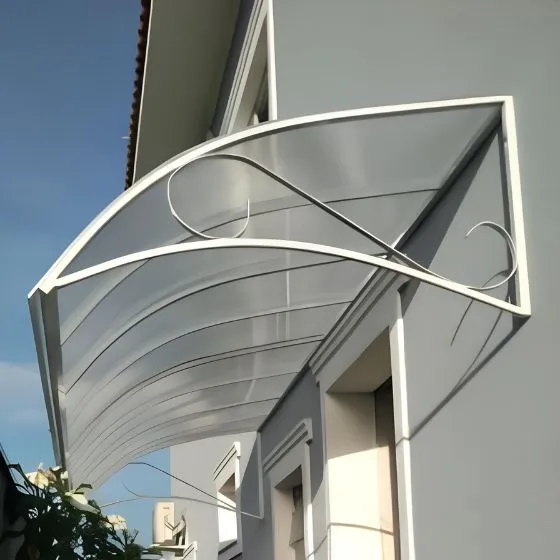 Toldo Policarbonato Alveolar em Salto SP Toldo Policarbonato Alveolar em Salto SP — Cobertura com estrutura metálica reforçada